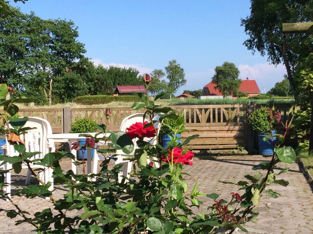 Bed and Breakfast Huus Stoertebeker Dornumersiel Exterior foto